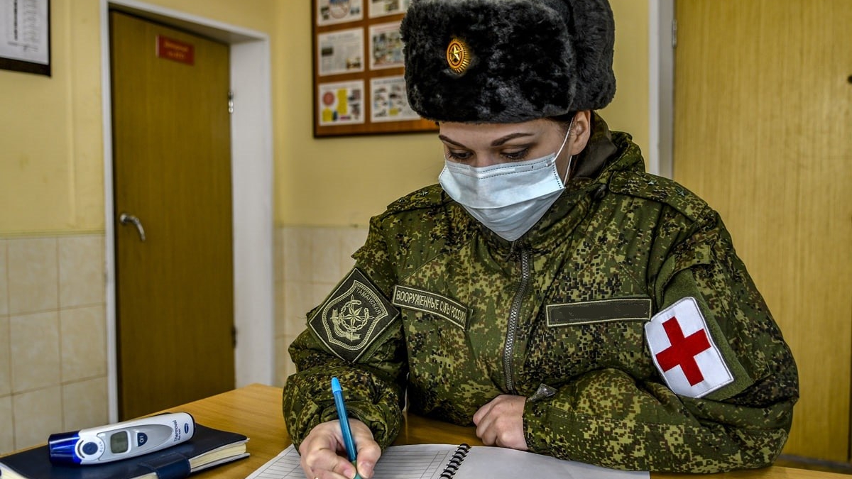 Саратовчанок позвали в медслужбу на военный контракт