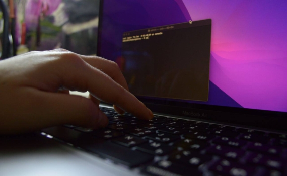 Эксперт телеграм-канала «Мадам Секретарь» проанализировал перспективы управления массами за счет криптовалюты