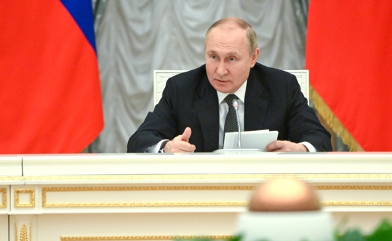 Путин обозначил приоритеты развития Арктики на совещании в Мурманске Путин обозначил приоритеты развития Арктики на совещании в Мурманске