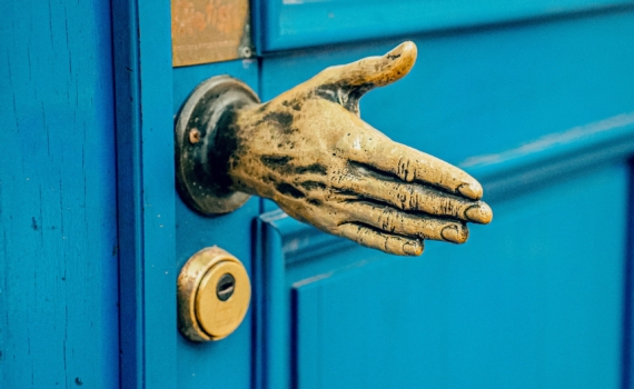 Ключ сломался, дверь закрыта, паника близко: 3 способа вытащить обломок ключа без слесаря и расходов Ключ сломался, дверь закрыта, паника близко: 3 способа вытащить обломок ключа без слесаря и расходов